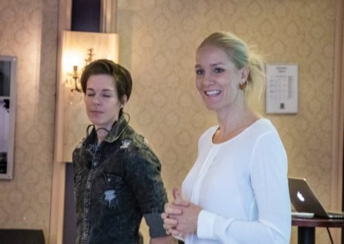 Gro og Anja Hammerseng Edin gjennomførte sitt foredrag helt uten baller, på en praktfull måte.